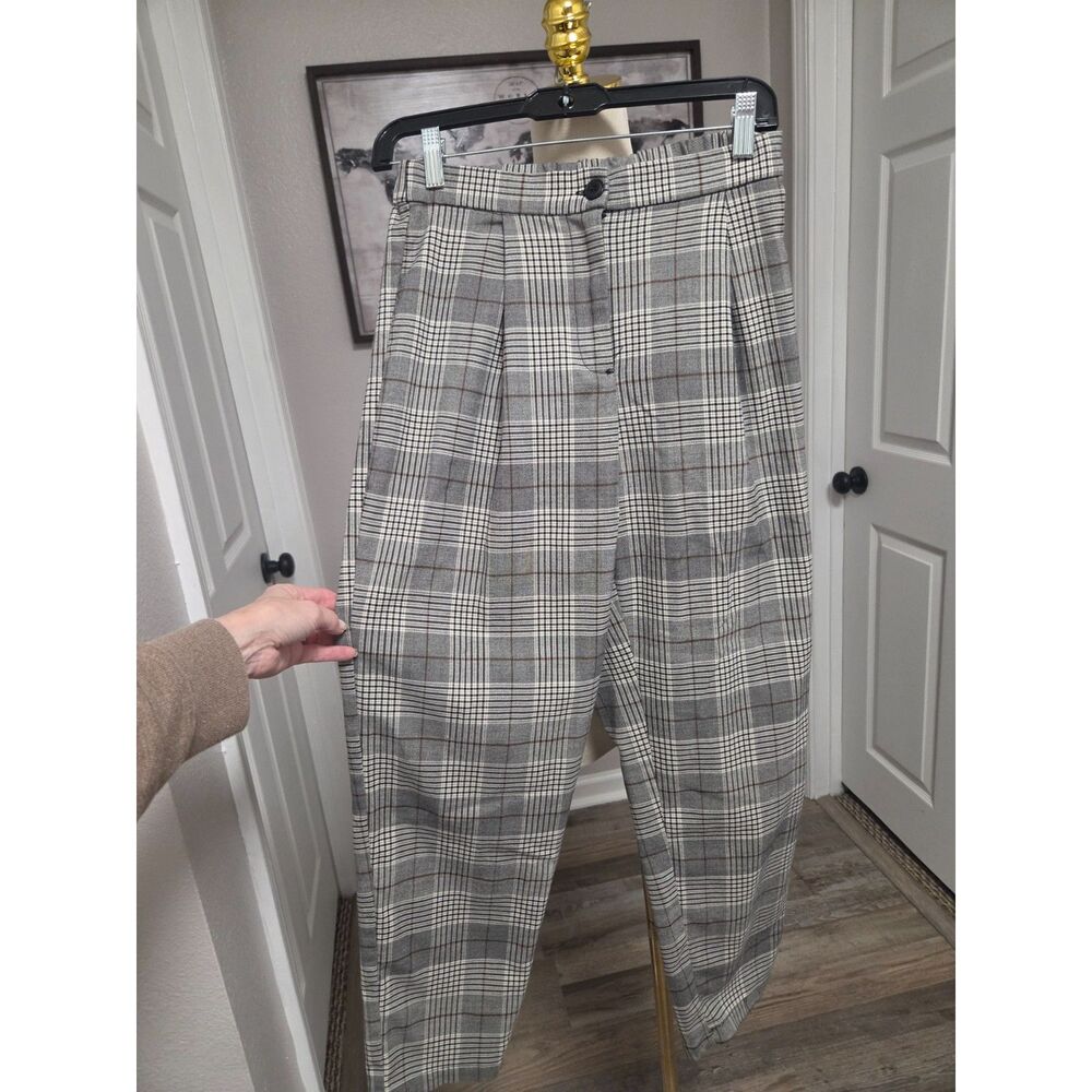 High-Rise Pleated Tapered High-Rise Pleated Pants